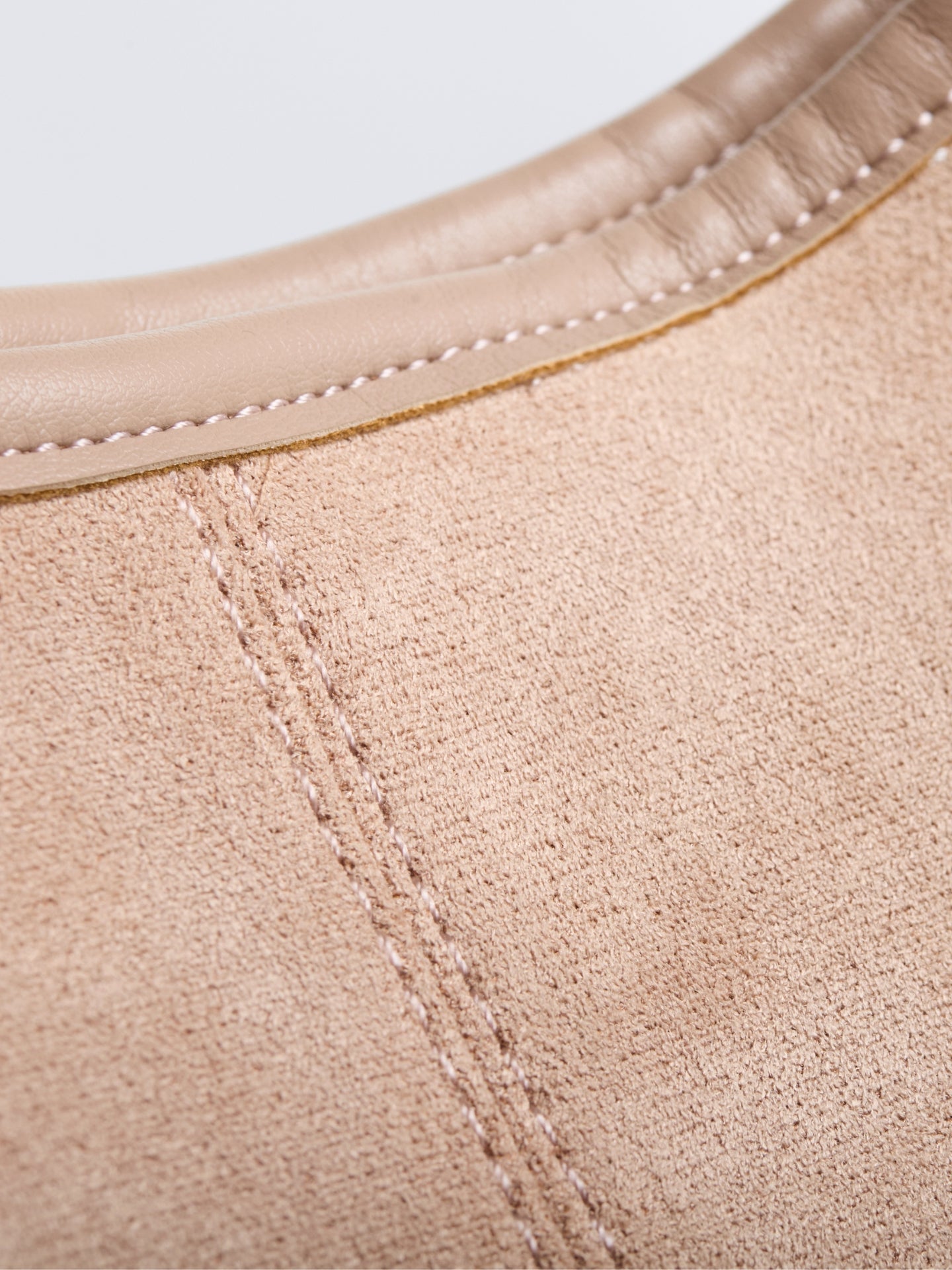Zwarte Suède Schoudertas – Minimalistisch & Ruim Design