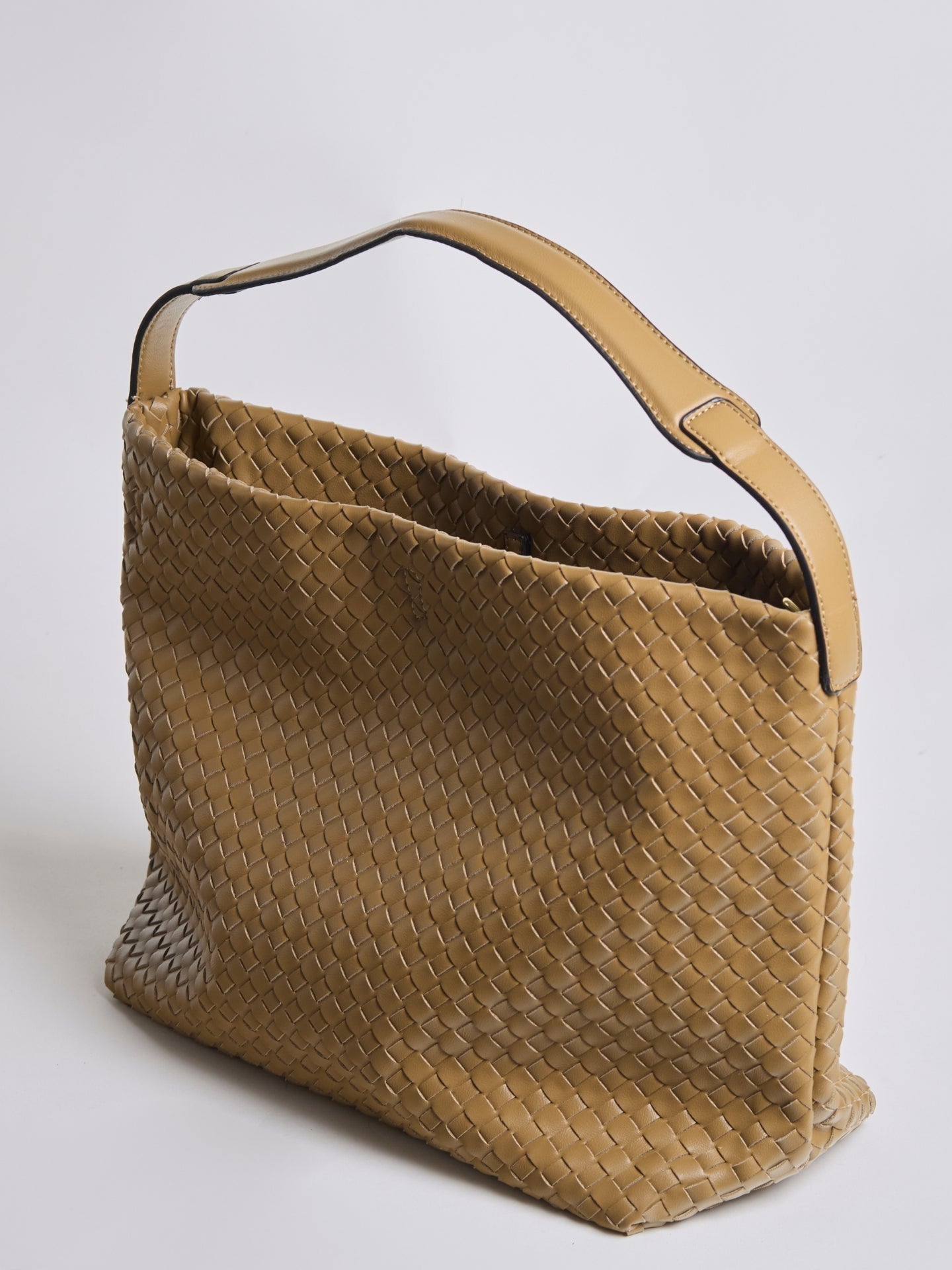 Liorra Vegan Leren Geweven Hobo Schoudertas Zwart – Stijlvol & Ruim