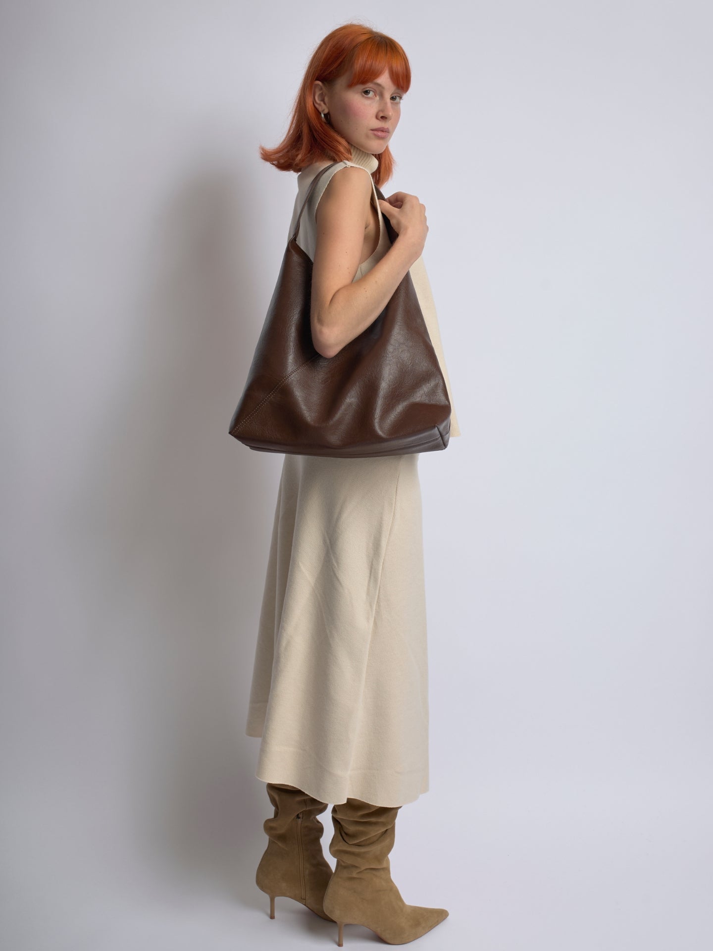 Liorra Vegan Leren Hobo Schoudertas Zwart – Ruim & Tijdloos
