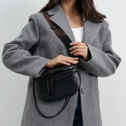 Trendy Crossbody Heuptas – Zwarte Schoudertas met Gevlochten Detail & Verstelbare Band