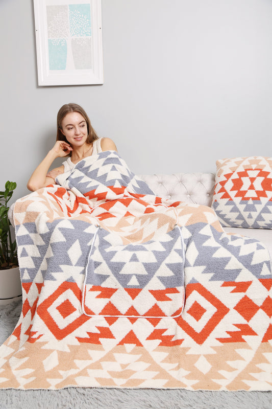 Tribal Design 2-in-1 Deken & Kussen – Zachte Microvezel | Multifunctioneel & Comfortabel