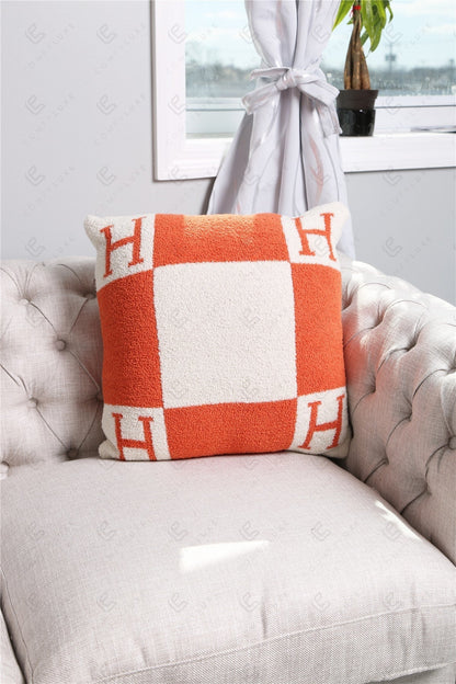 Luxe Kussenhoes met Letter H – Zachte Sierkussenhoes in Moderne Stijl