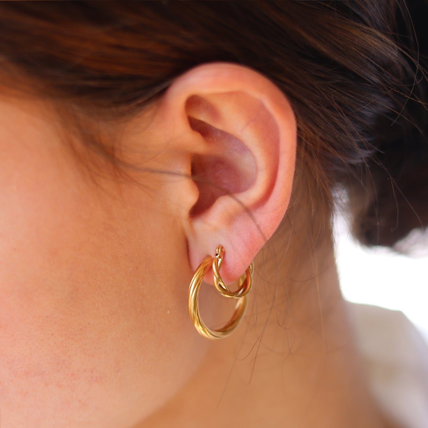 Goudkleurige Gedraaide Oorringen – Elegante Twisted Hoops