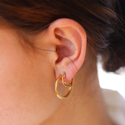 Goudkleurige Gedraaide Oorringen – Elegante Twisted Hoops