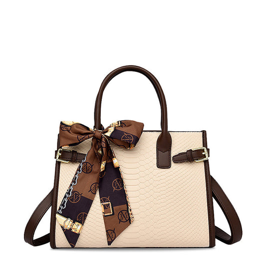 Chique Beige Handtas met Sjaaldetail – Luxe Slangenstructuur