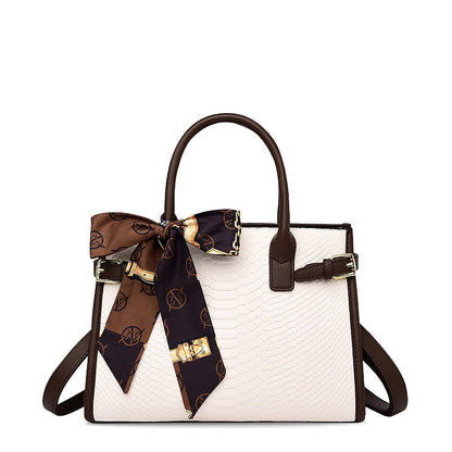Chique Beige Handtas met Sjaaldetail – Luxe Slangenstructuur
