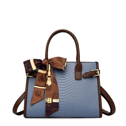 Chique Beige Handtas met Sjaaldetail – Luxe Slangenstructuur