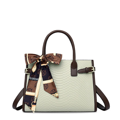 Chique Beige Handtas met Sjaaldetail – Luxe Slangenstructuur