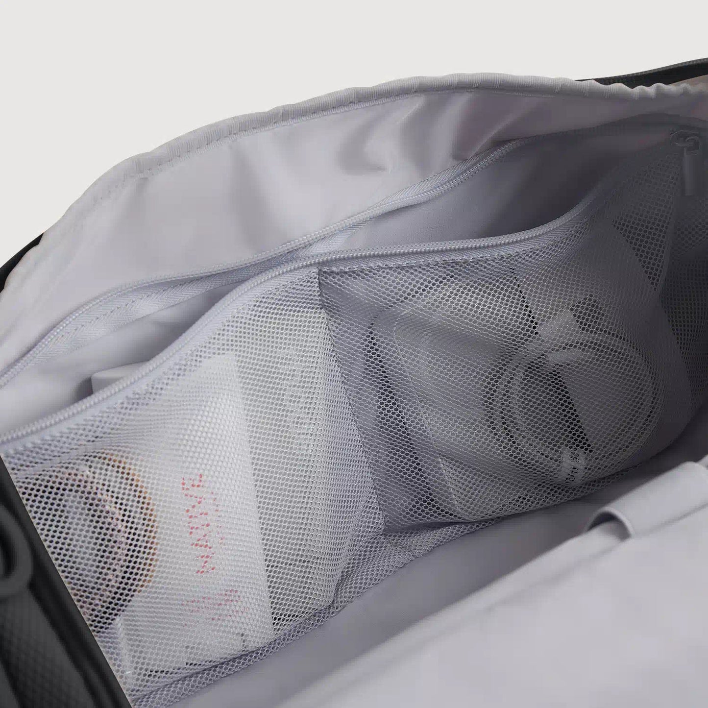 Beige Duffeltas 36L – Waterafstotende Sport- & Reistas met Schoenenvak en Meerdere Vakken voor Gym & Reizen