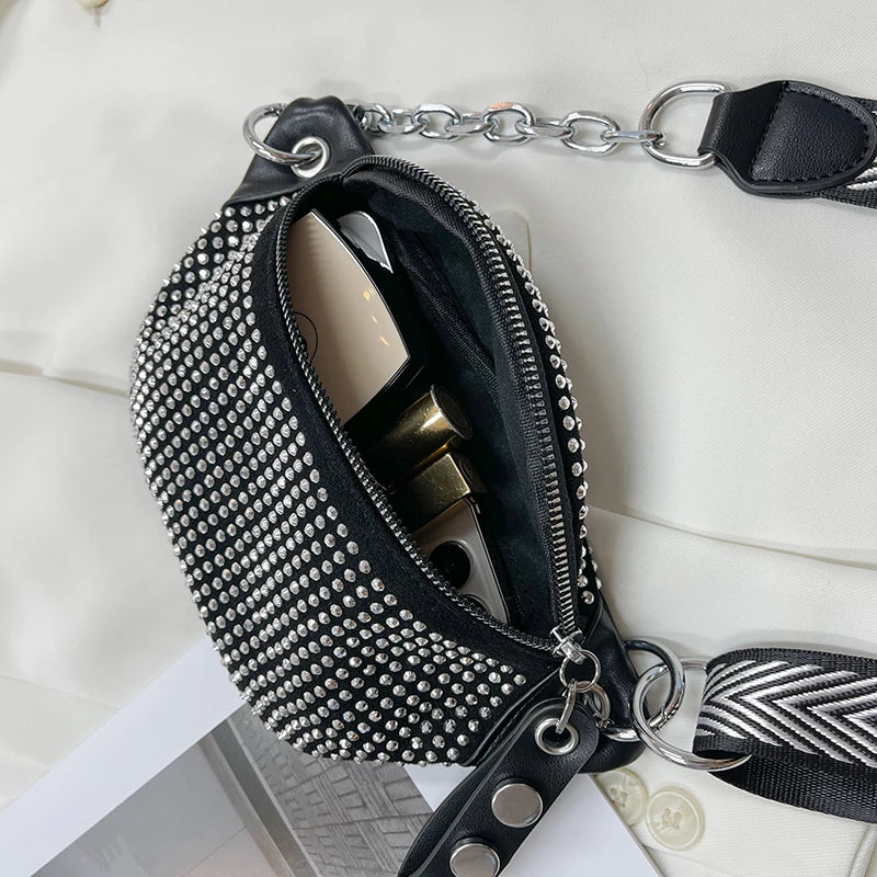 Zwarte Heuptas met Strass Steentjes – Crossbody Festival Bag met Schakelketting – Glam Streetstyle