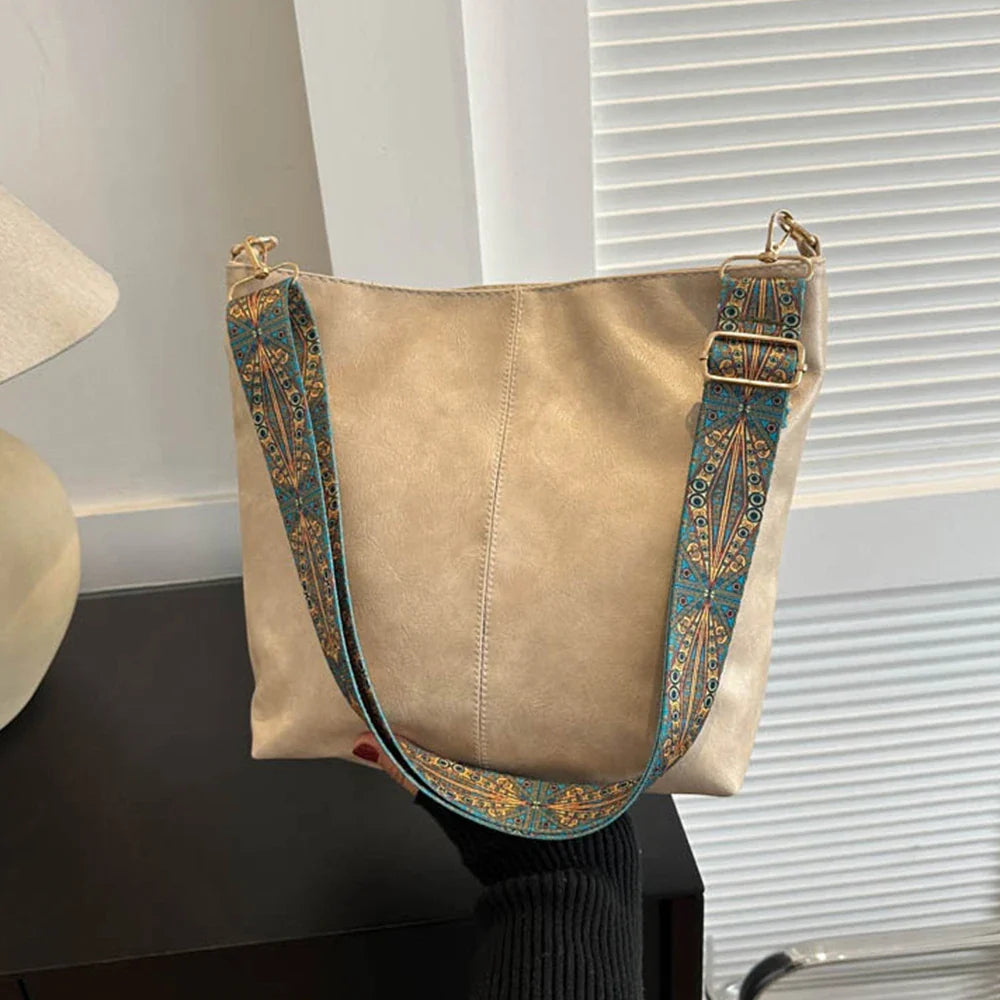 Stijlvolle Bruine Handtas met Brede Schouderband – Ruim & Elegant