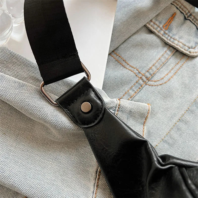 Zwarte Leren Heuptas & Crossbody – Minimalistische Fanny Pack met Rits – Streetstyle & Everyday