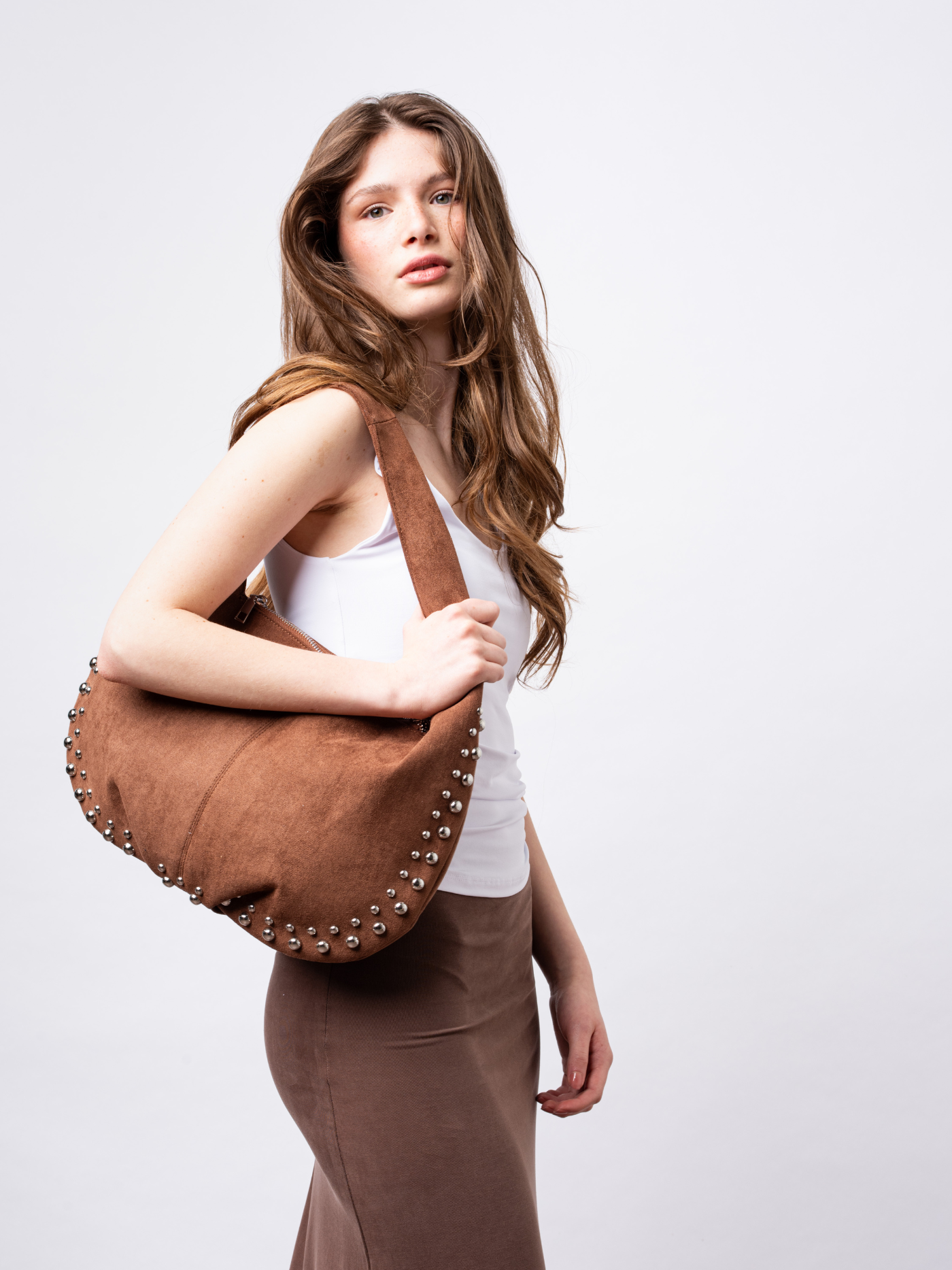 Liorra Vegan Leren Schoudertas Zwart met Studs – Stoer & Stijlvol