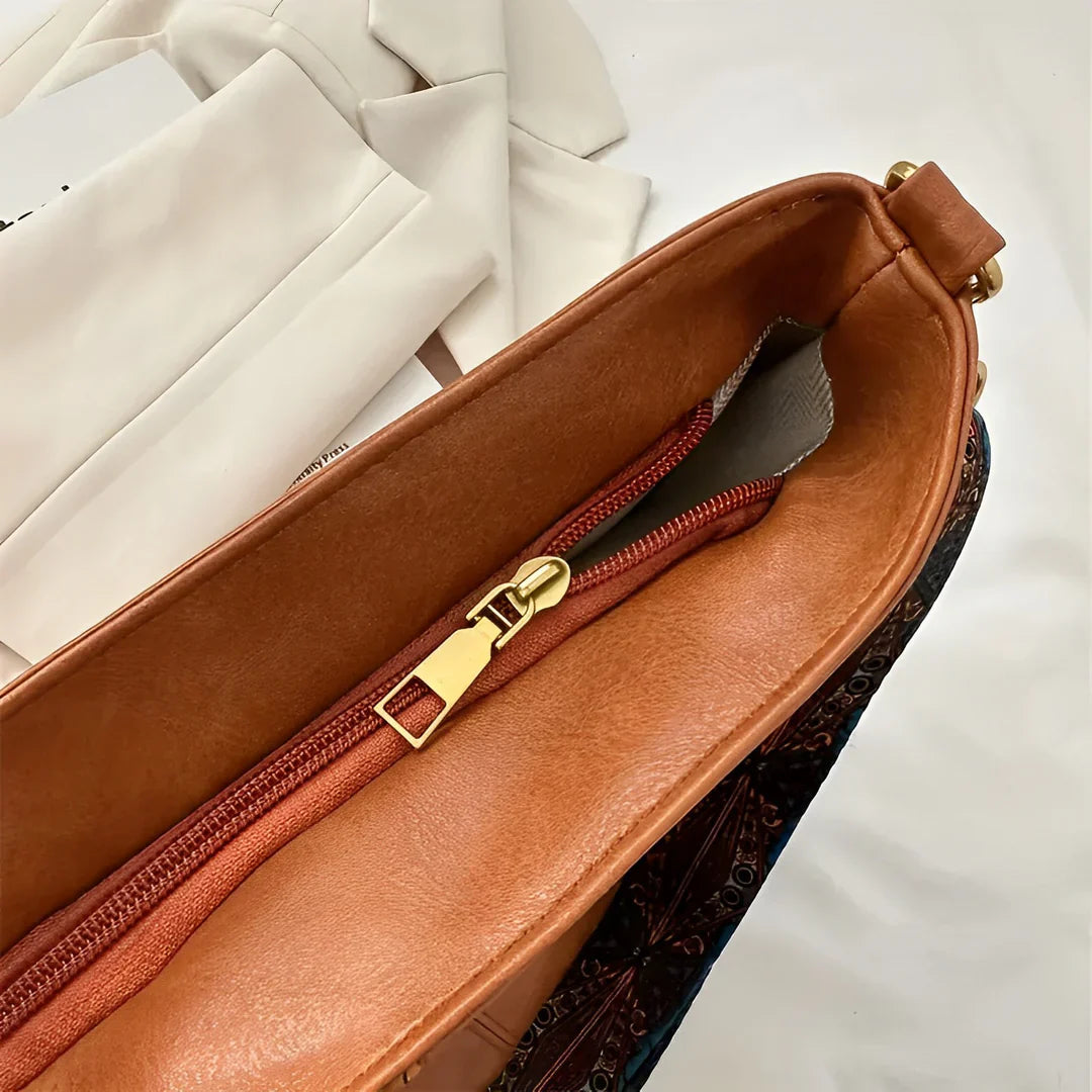 Stijlvolle Bruine Handtas met Brede Schouderband – Ruim & Elegant