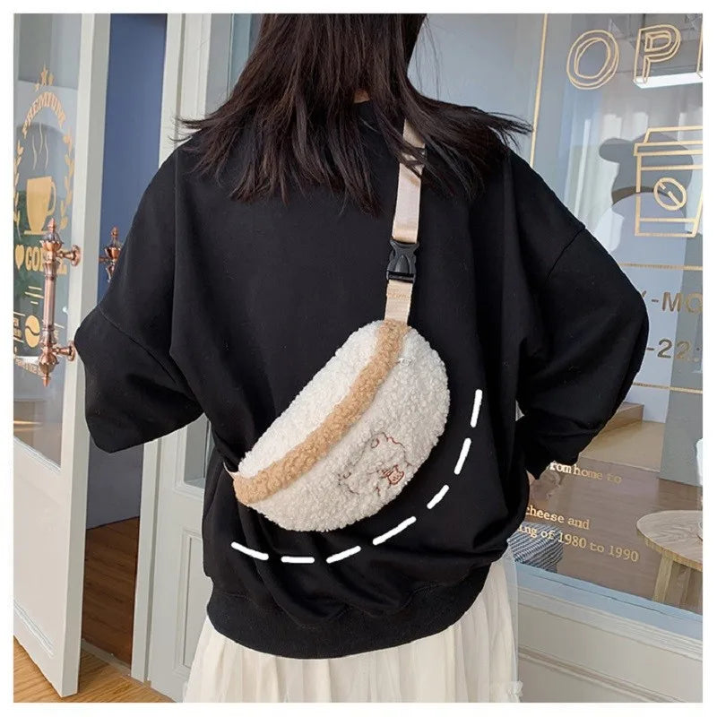 Rieten crossbody tas met bruine details – stijlvol & zomers