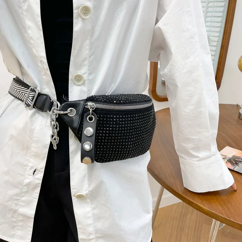 Zwarte Heuptas met Strass Steentjes – Crossbody Festival Bag met Schakelketting – Glam Streetstyle