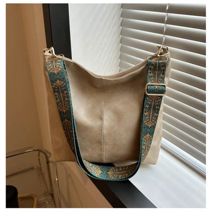 Stijlvolle Bruine Handtas met Brede Schouderband – Ruim & Elegant