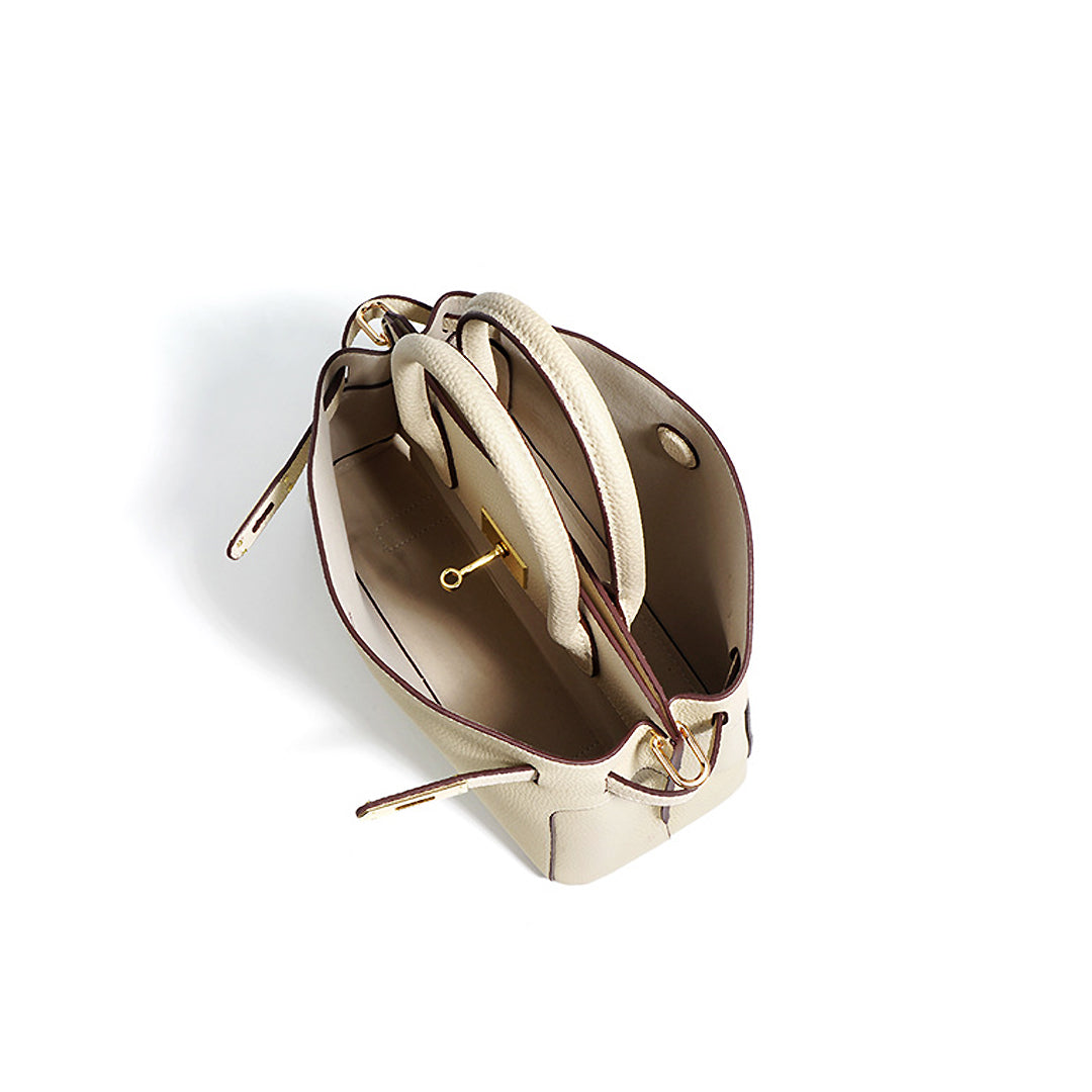 Elegante Handtas met Goudkleurig Slot – Tijdloos & Chic Design