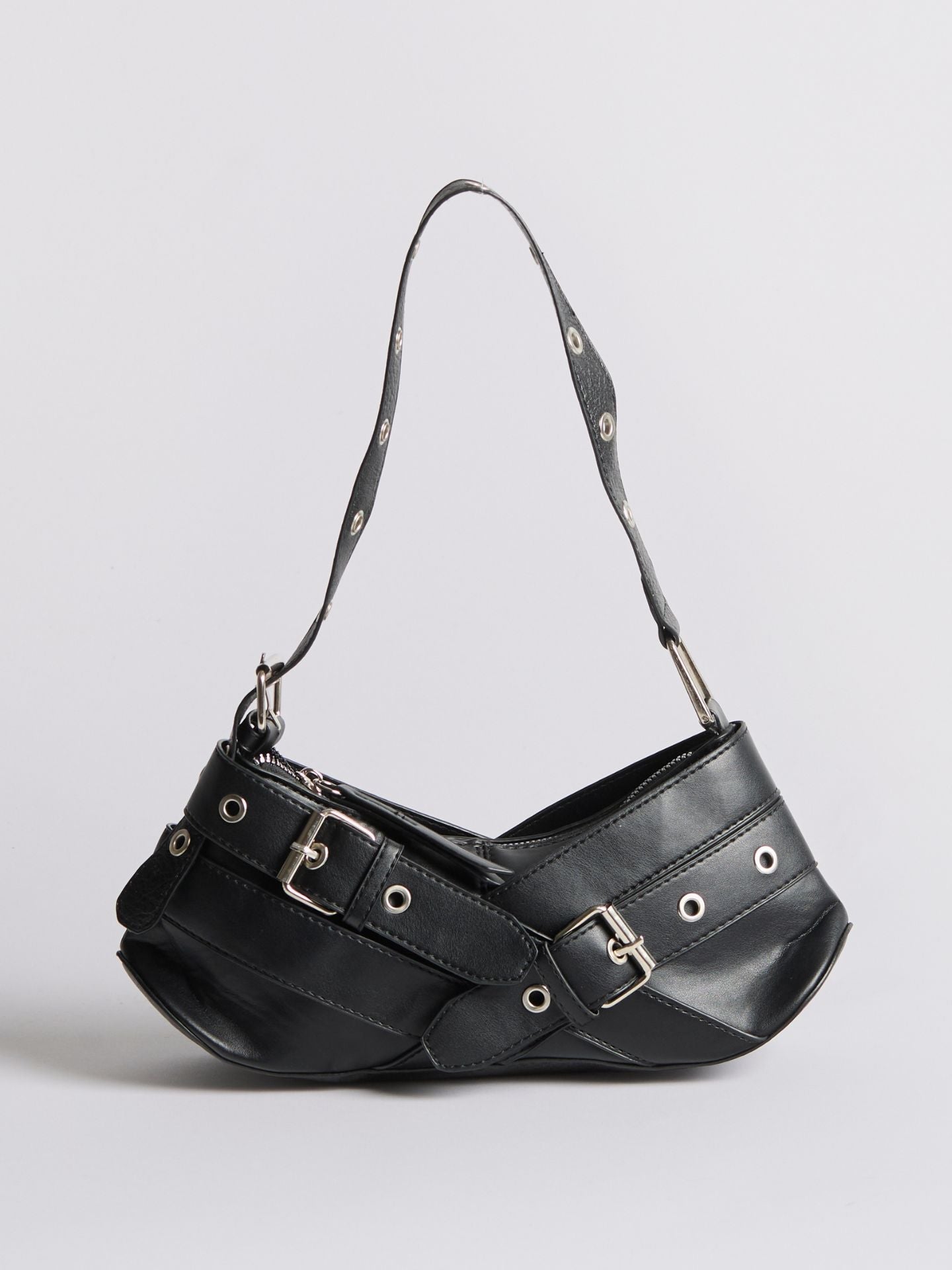 Liorra Vegan Leren Schoudertas Zwart met Gespdetails – Stoer & Trendy