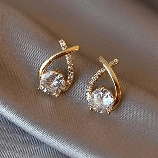 Crystal Cross Oorknopjes – Tijdloze Elegantie met Kristallen