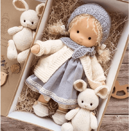 Handgemaakte Stoffen Pop – Schattige Knuffelpop met Accessoires