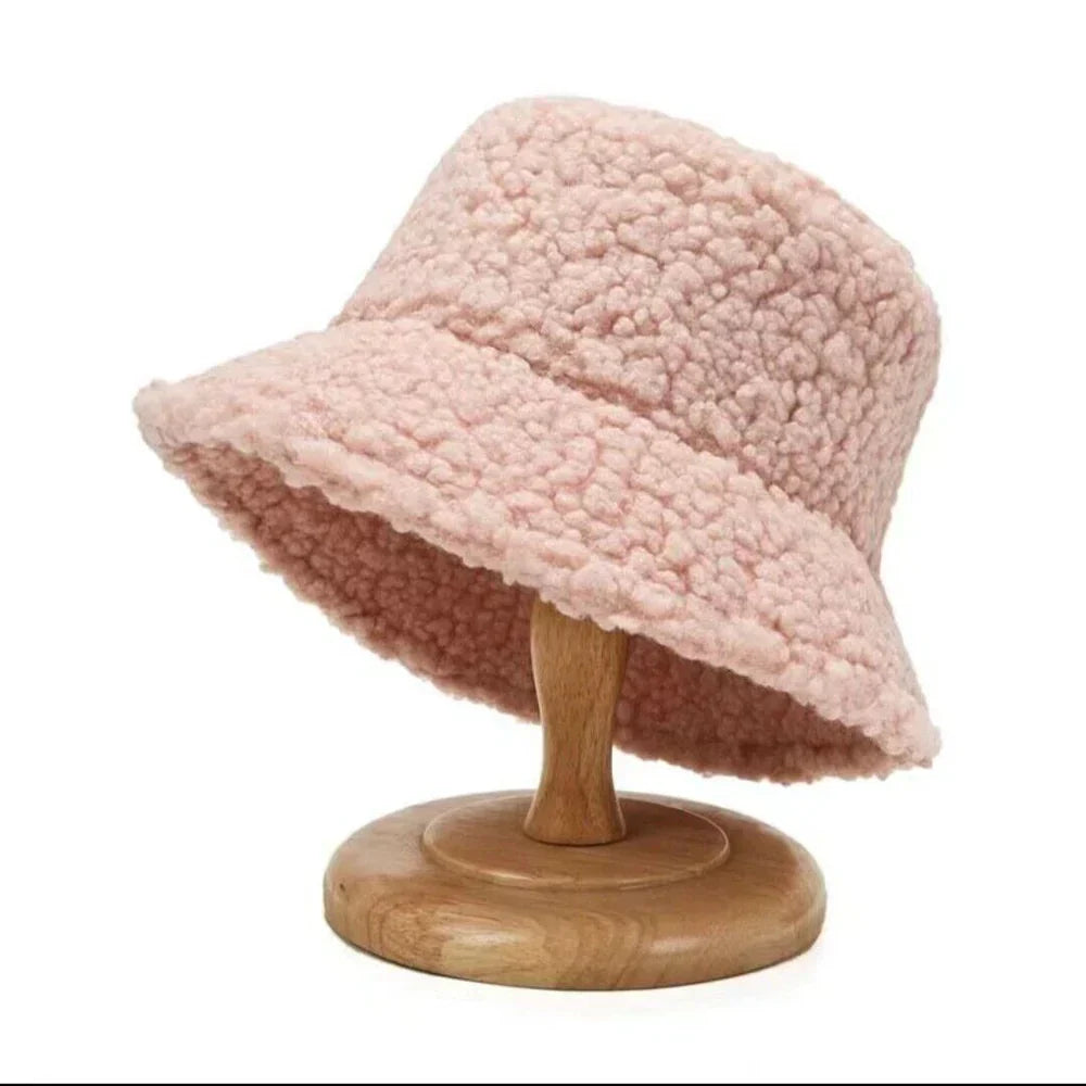 Livia Teddy Bucket Hat – Warme & Modieuze Winterhoed voor Dames