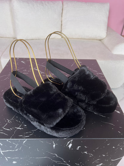 Dames Pantoffels Zwart – Fluffy Slippers met Zachte Bontvoering en Comfortabele Zool
